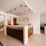 Marialena Apartahotel