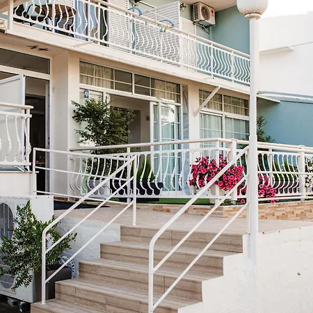 Apart Otel Marialena 2*