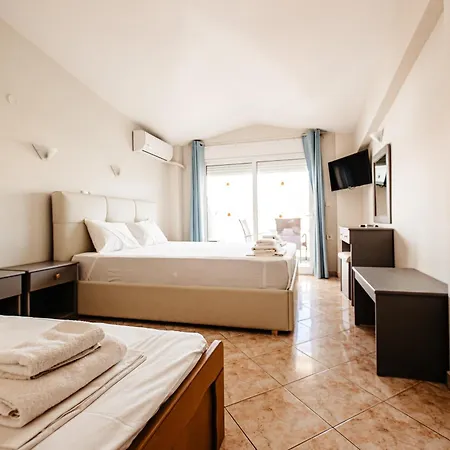 Ξενοδοχείο με διαμερίσματα Marialena 2*