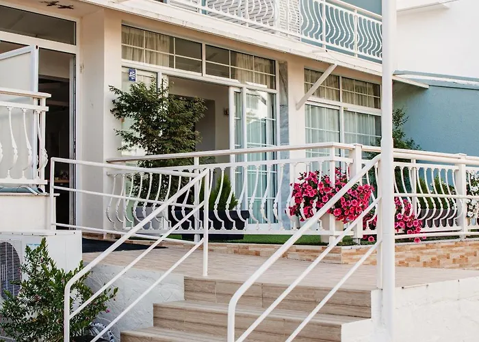 Apart-hotel Marialena 2*